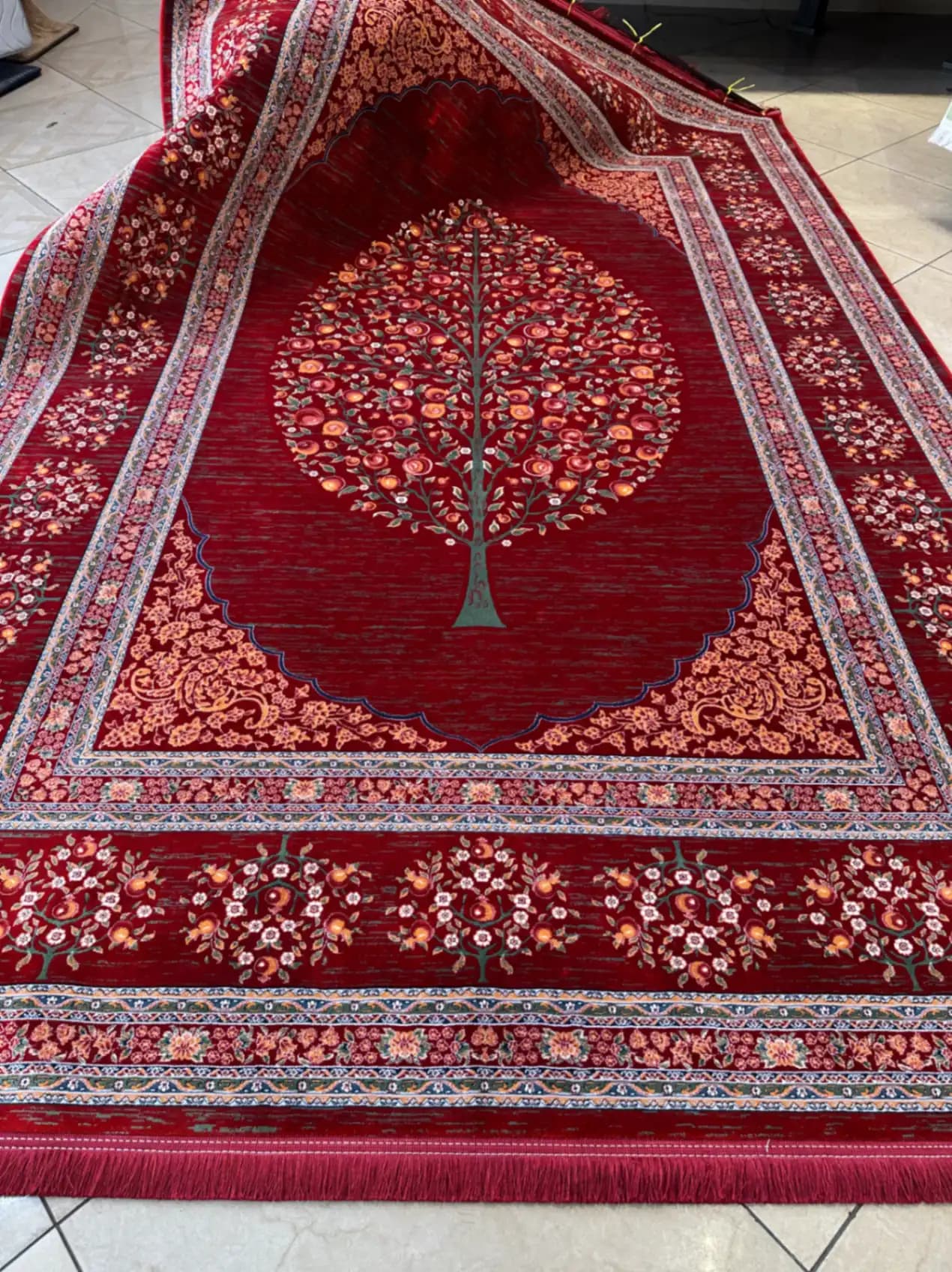 فرش طرح باغ انار لاکی کد Lk