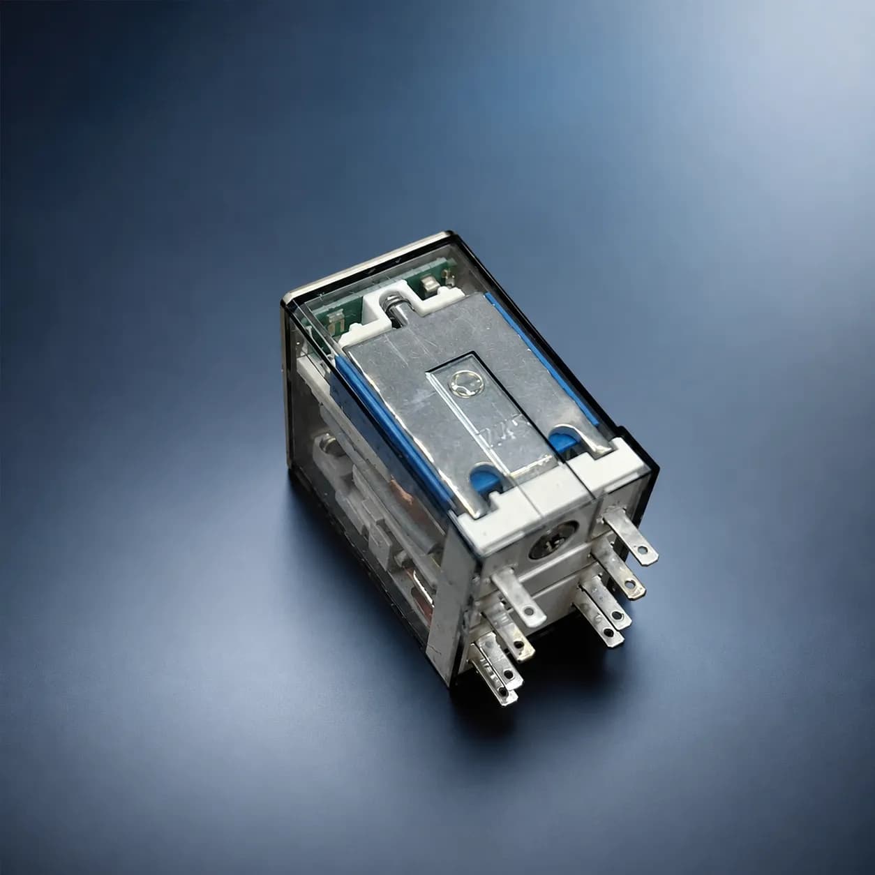 رله فیندر شیشه ای 8 پایه 10 آمپر 24 ولت Finder Relay 55.32.90.24 DC — تصویر ۸
