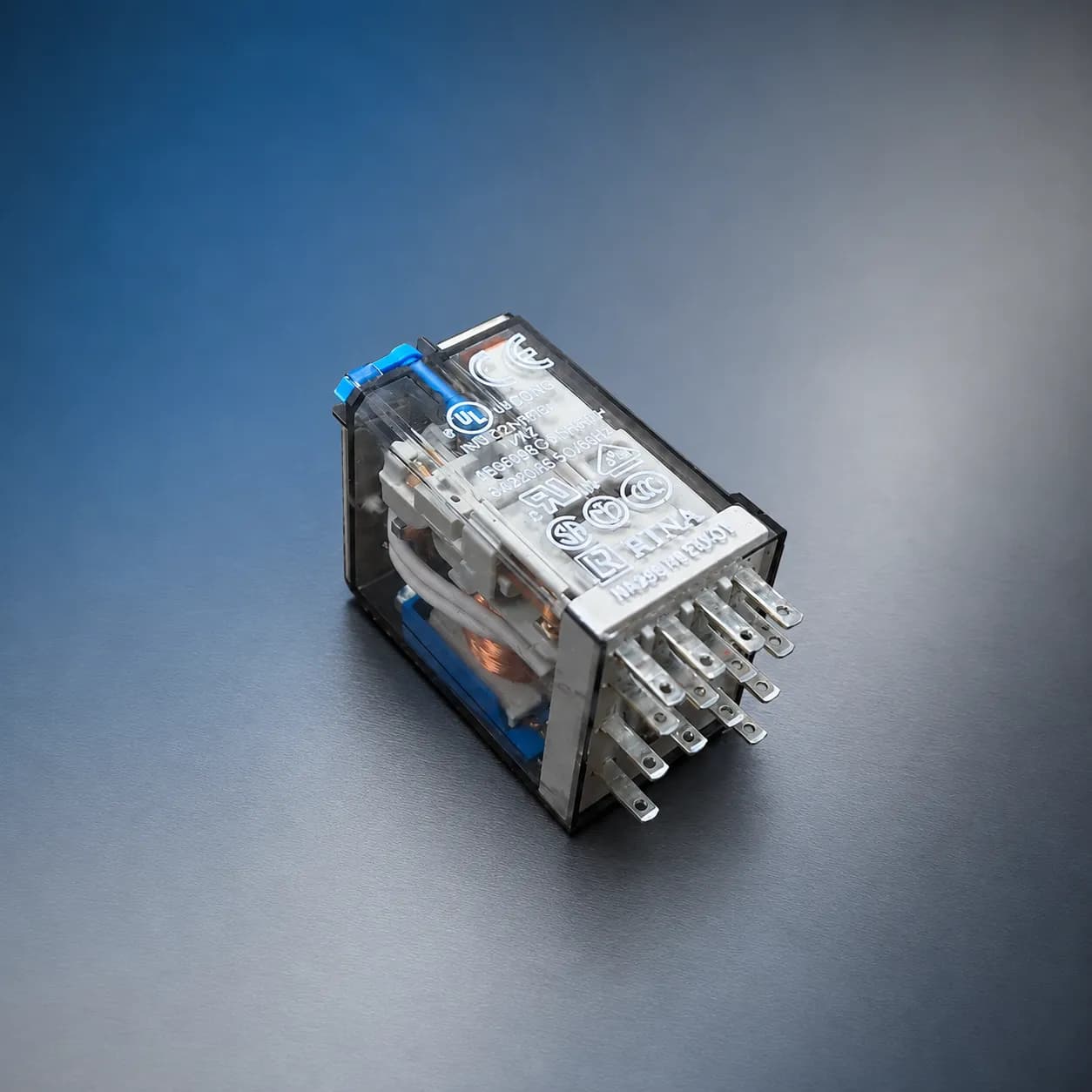 رله فیندر شیشه ای 14 پایه 7 آمپر 24 ولت Finder Relay 55.34924 DC — تصویر ۴