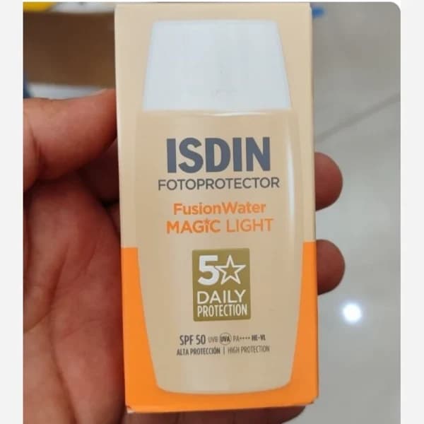 ضدآفتاب فیوژن واتر مجیک رنگی لایت SPF50 — تصویر ۷