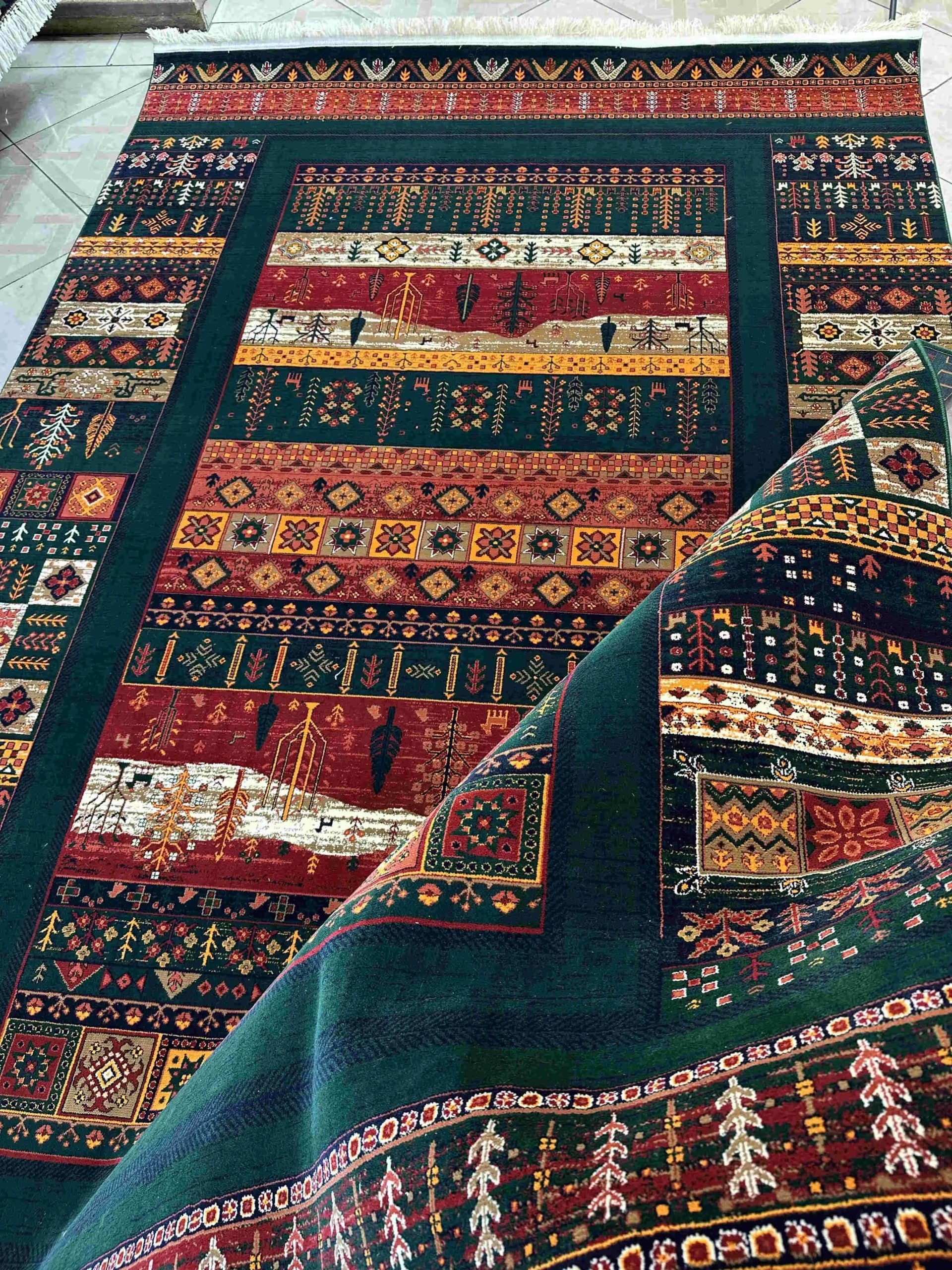 فرش طرح درختی سبز شیوا — تصویر ۷