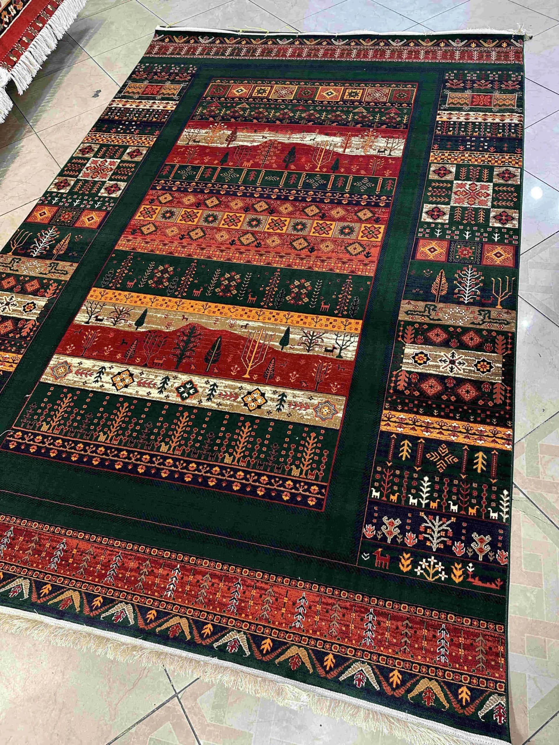 فرش طرح درختی سبز شیوا — تصویر ۲