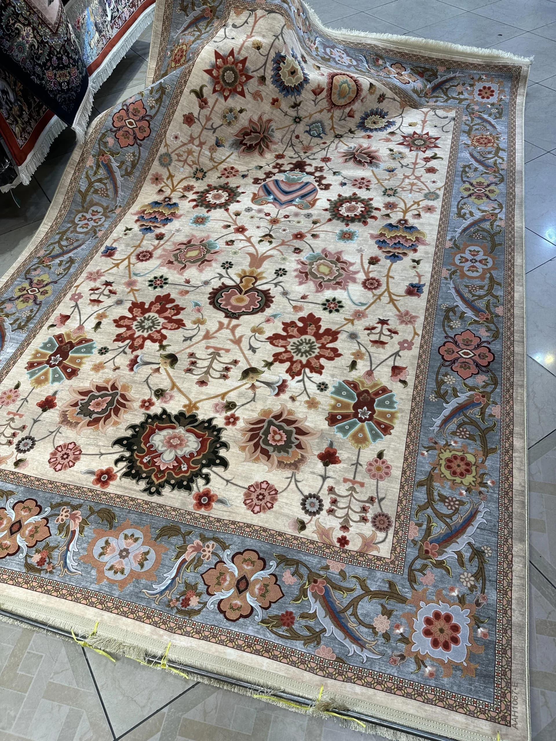 فرش vip نقشه سلطان اباد کرم کد1067 — تصویر ۴