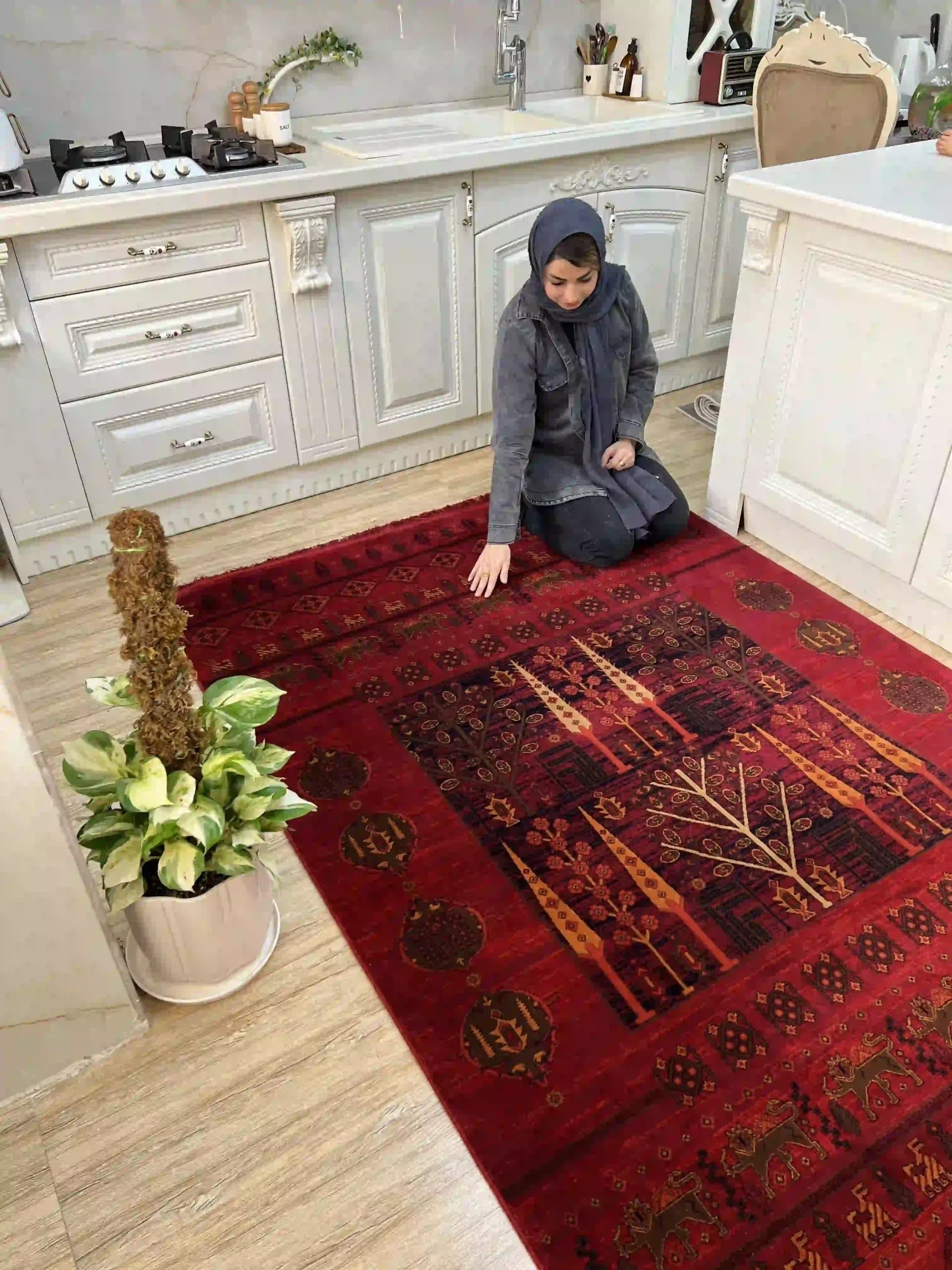 فرش سنتی لاکی مدل درختی