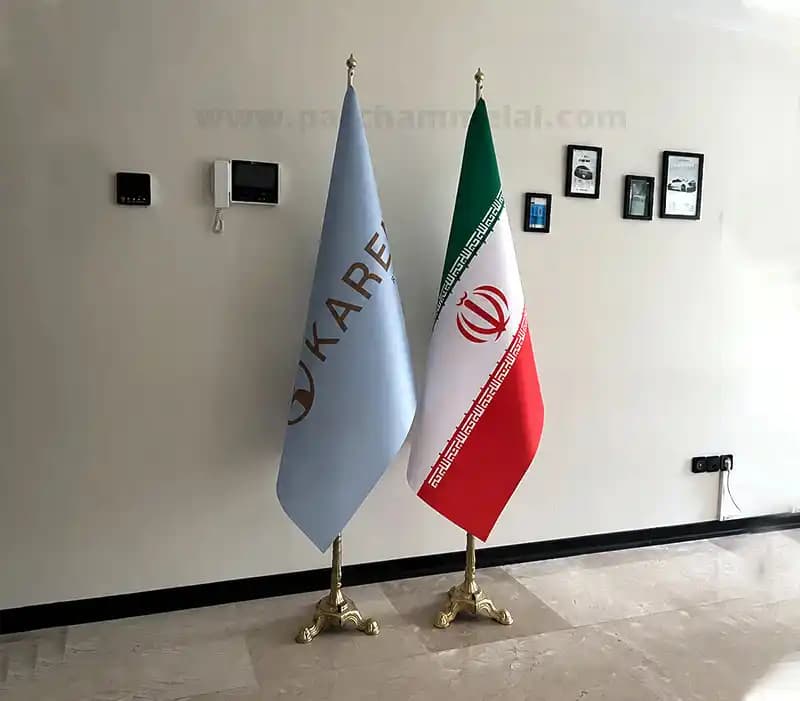 پرچم تشریفات لمینتی مات بدون ریشه — تصویر ۲