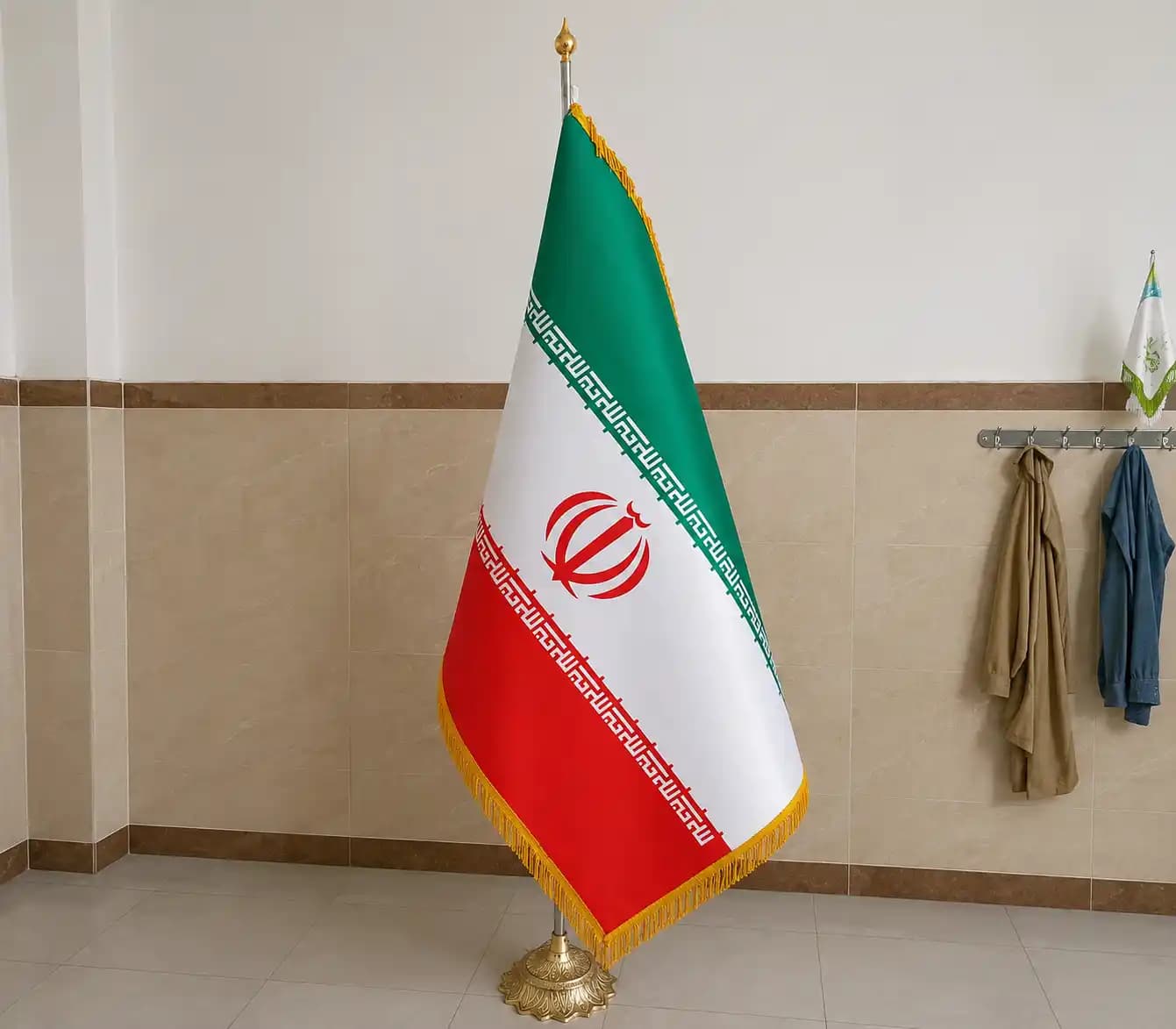 پرچم تشریفات لمینتی مات، پایه خورشیدی — تصویر ۲