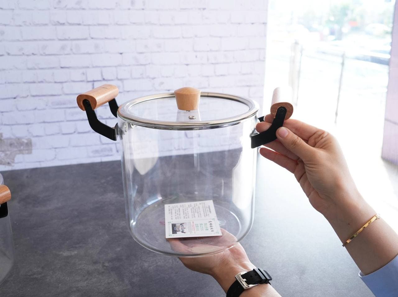قابلمه پیرکس دسته چوب شعله مستقیم وارداتی NC21-5.5L — تصویر ۸
