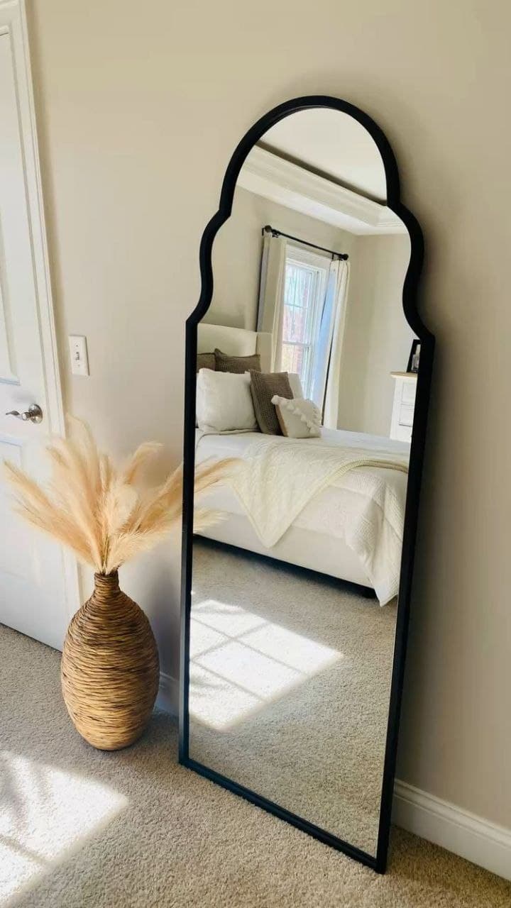 آینه قدی طرح کلارا با قاب چوبی مشکی — تصویر ۵