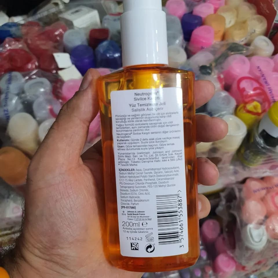 ژل شست و شوی ضدجوش پوست صورت نیتروژنا مدل سالسلیک اسید — تصویر ۱۰