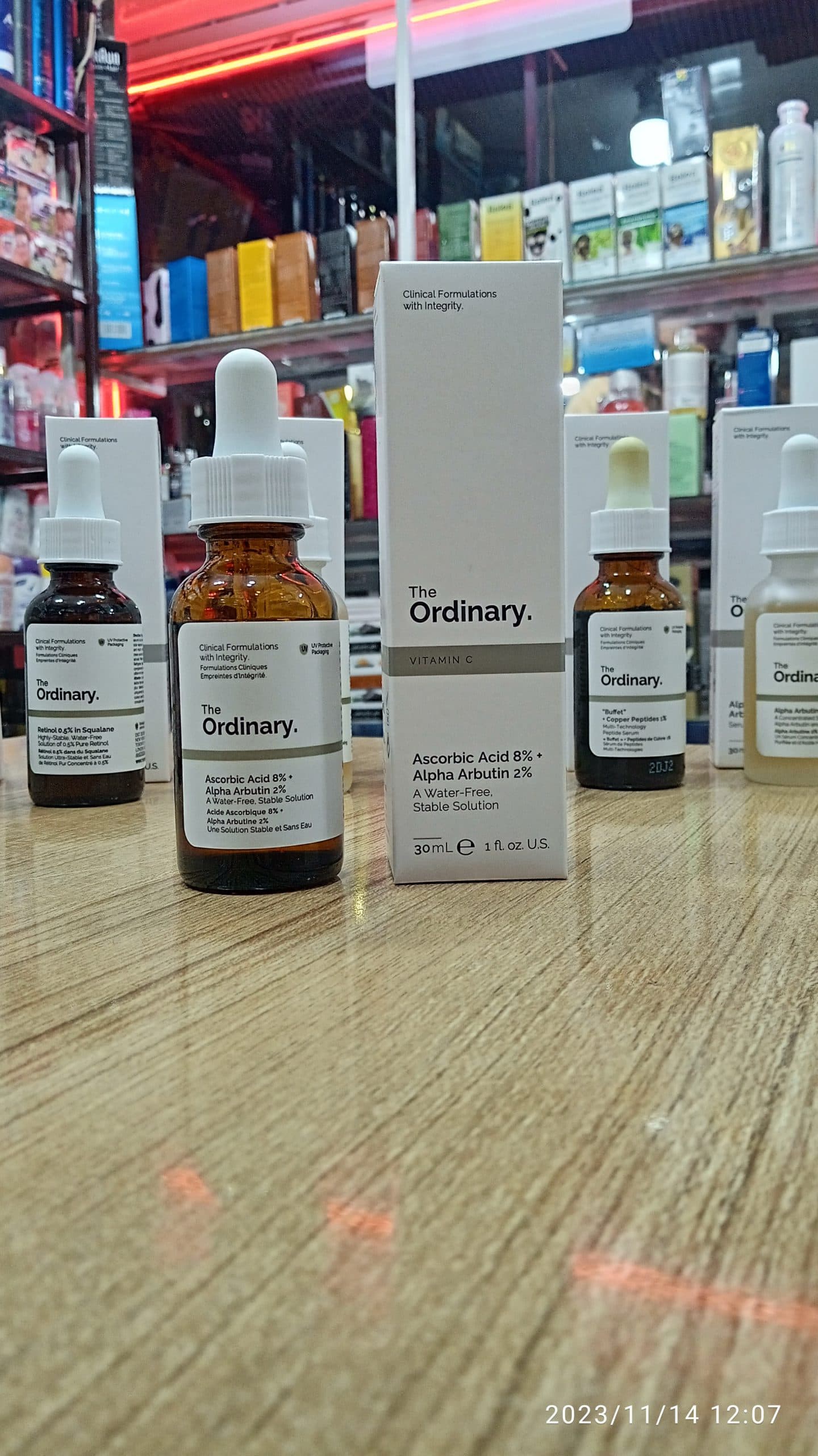 سرم آسکوربیک اسید 8% و آلفا آربوتین 2% اوردینری Ascorbic Acid 8% + Alpha Arbutin 2%