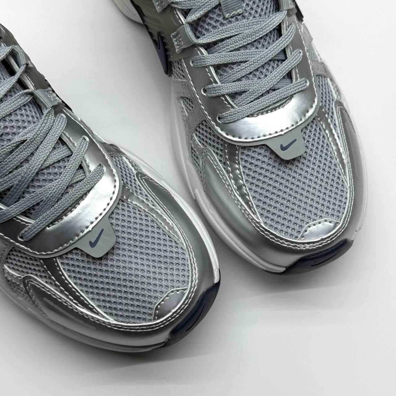 نایک وی تو کی طوسی سورمه ای NIKE V2K — تصویر ۹