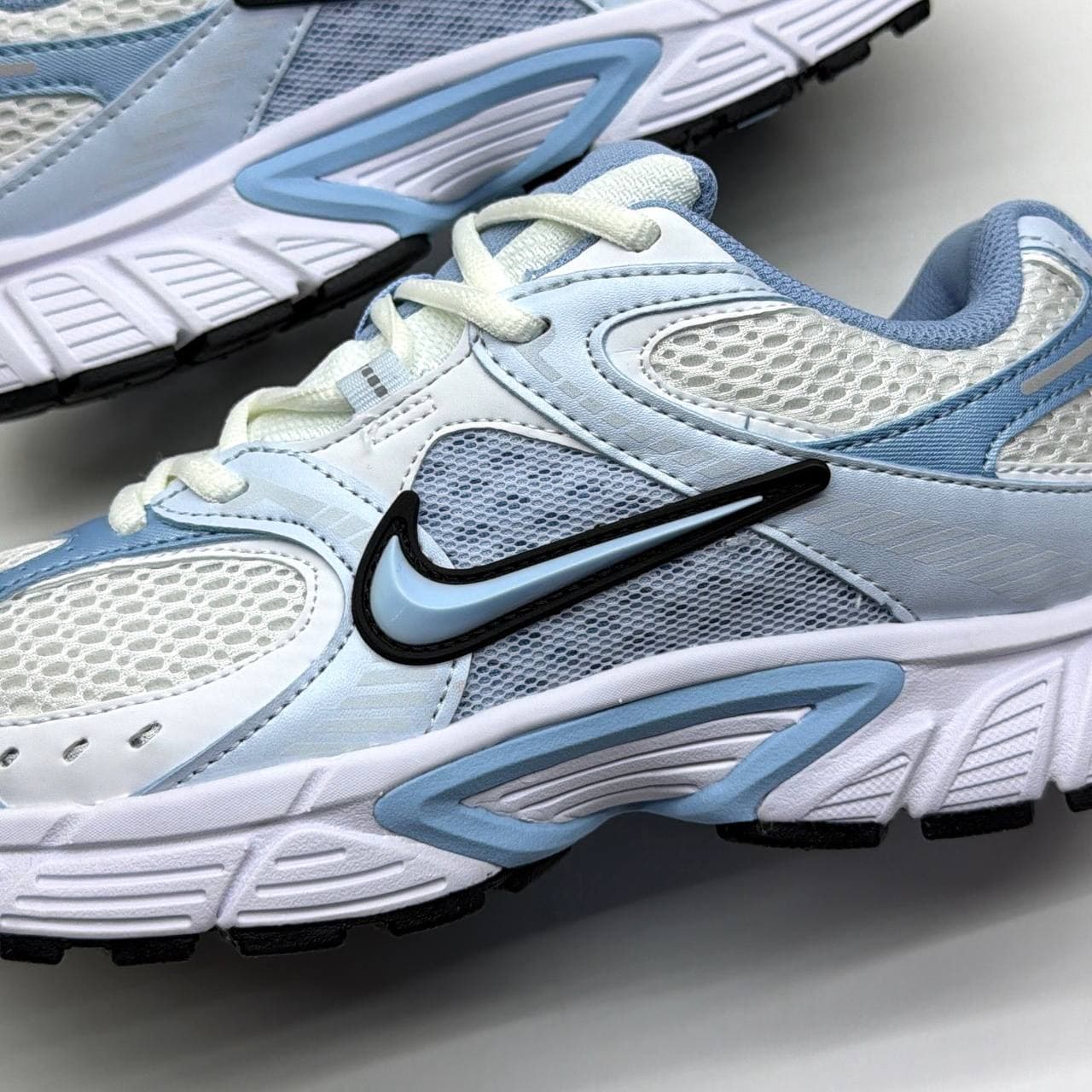 نایک وی فایو آر ان آر سفید آبی NIKE V5 RNR — تصویر ۸