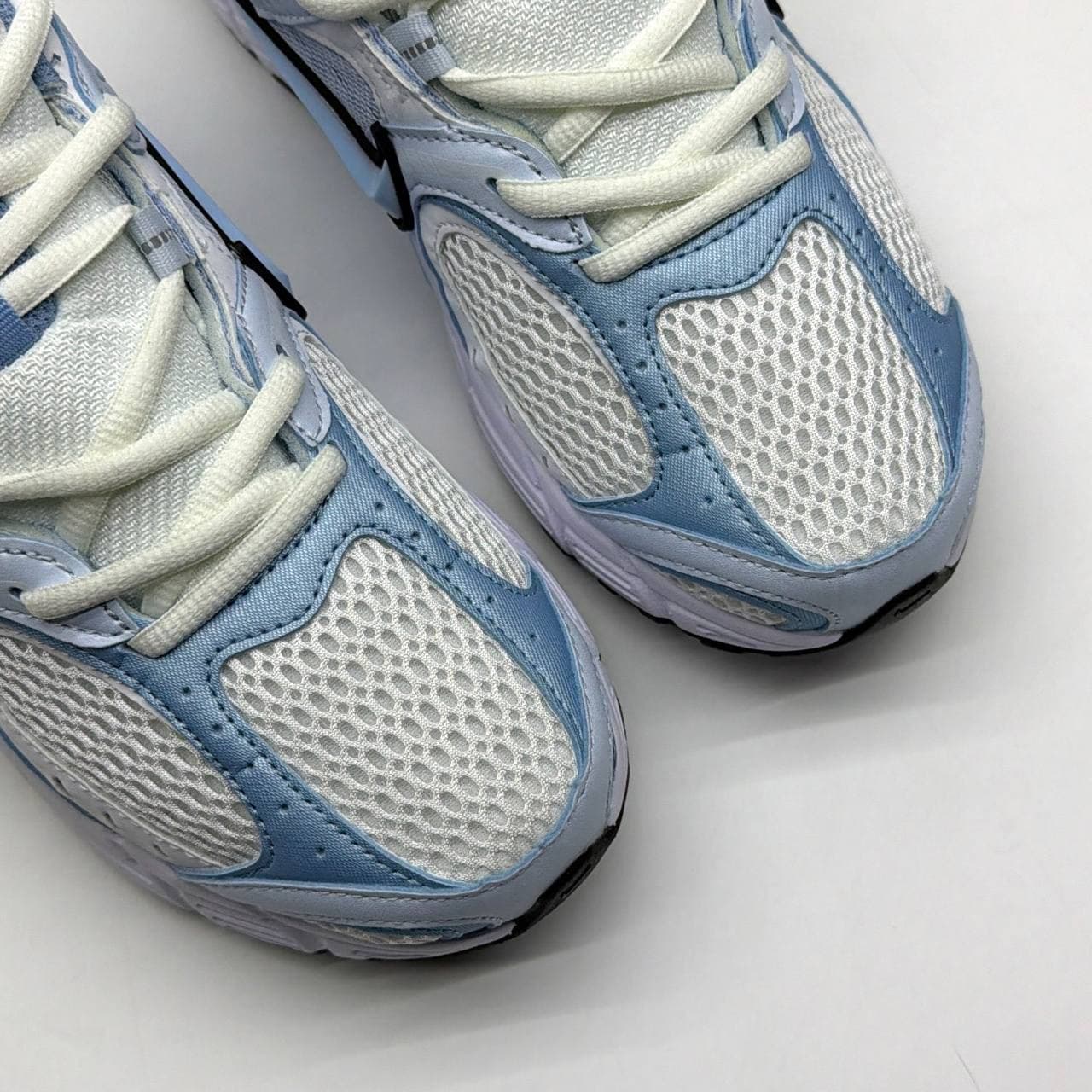 نایک وی فایو آر ان آر سفید آبی NIKE V5 RNR — تصویر ۹
