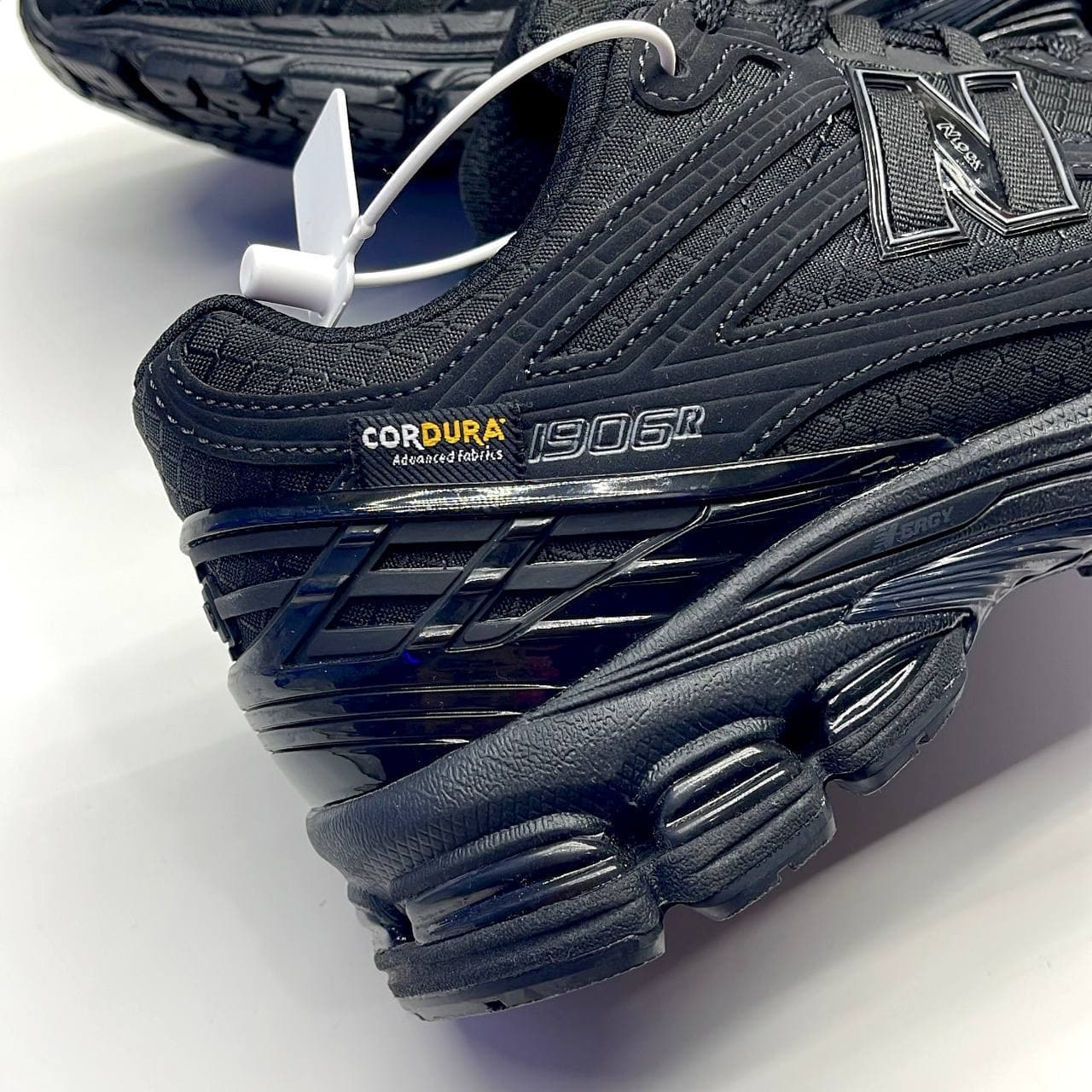 نیوبالانس 1906R مشکی NEW BALANCE 1906R — تصویر ۱۱
