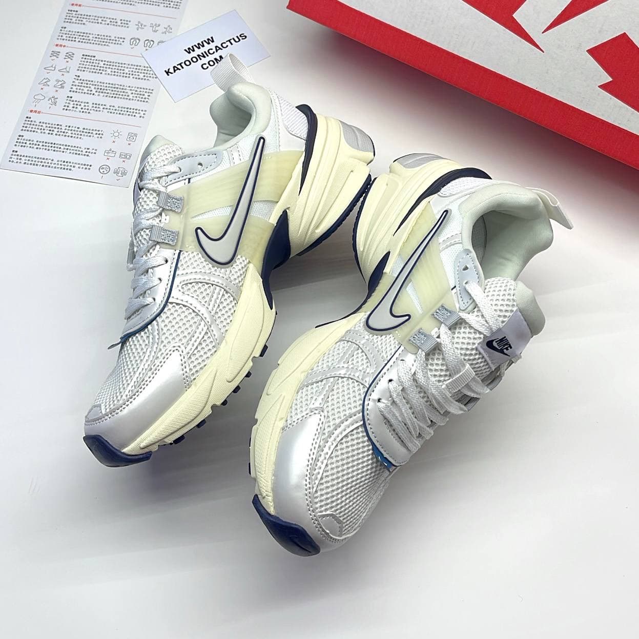 نایک وی تو کی سفید سورمه ای NIKE V2K — تصویر ۹