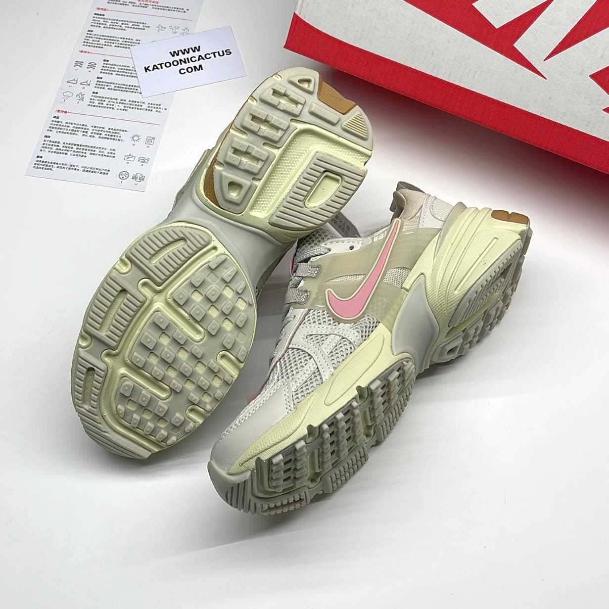 نایک وی تو کی کرم صورتی NIKE V2K — تصویر ۸