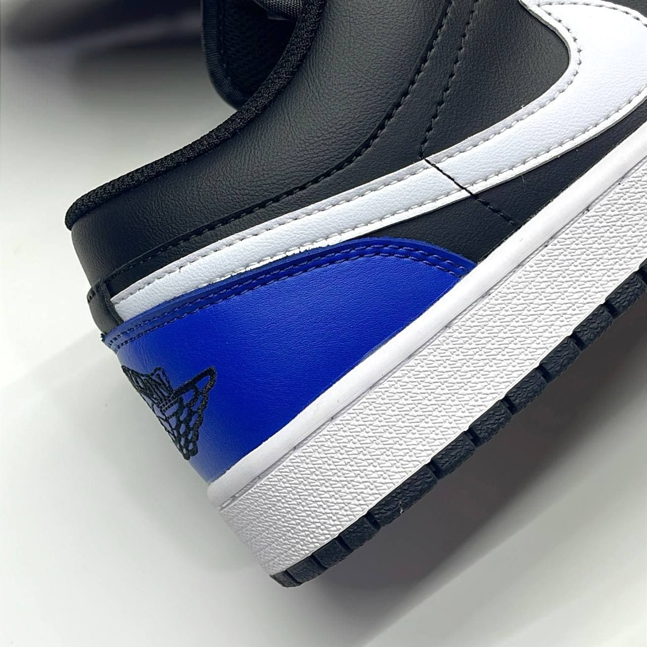 نایک ایر جردن وان لو بلک رویال NIKE AIR JORDAN 1 LOW BLACK ROYAL TOE — تصویر ۷
