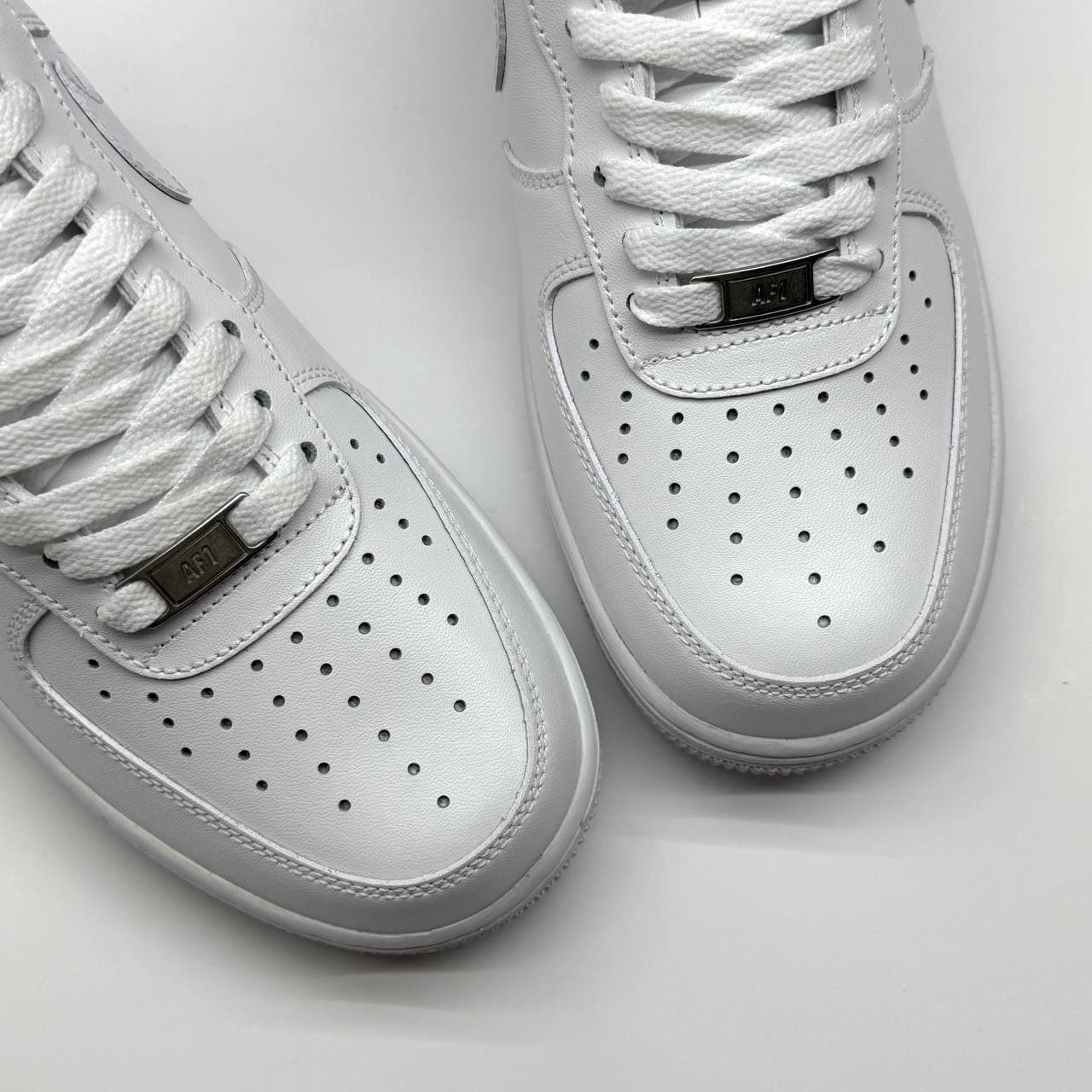نایک ایرفورس وان سفید NIKE AIR FORCE 1 — تصویر ۴