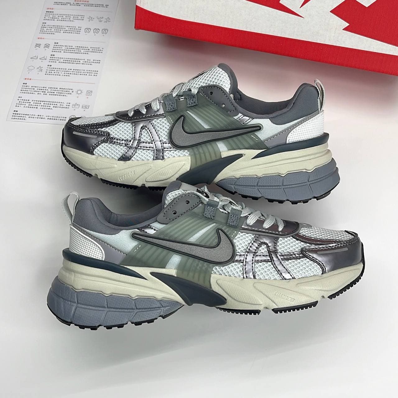 نایک وی تو کی طوسی نقره ای NIKE V2K