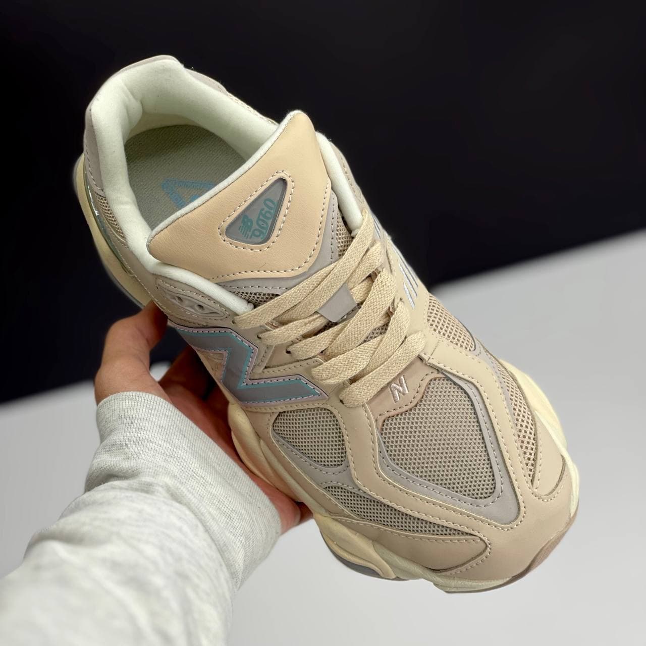 نیوبالانس 9060 کرم آبی NEW BALANCE 9060 — تصویر ۲