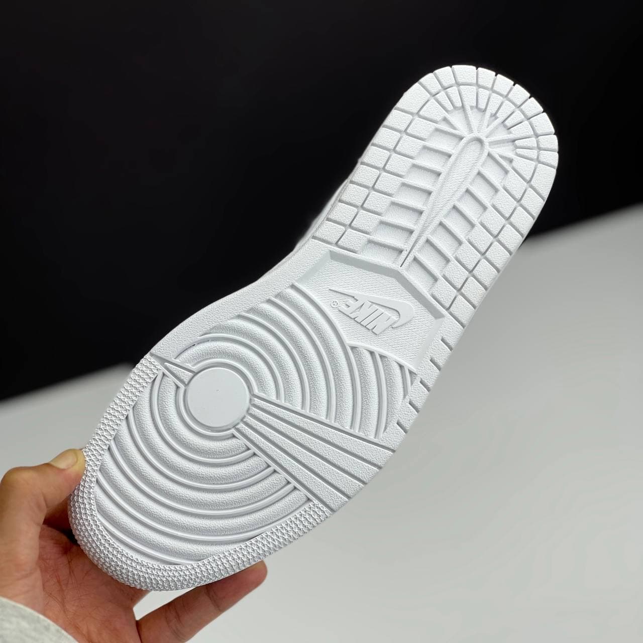 نایک ایر جردن وان لو تراویس اسکات وایت پارتی NIKE AIR JORDAN 1 LOW TRAVIS SCOTT WHITE PARTY — تصویر ۸