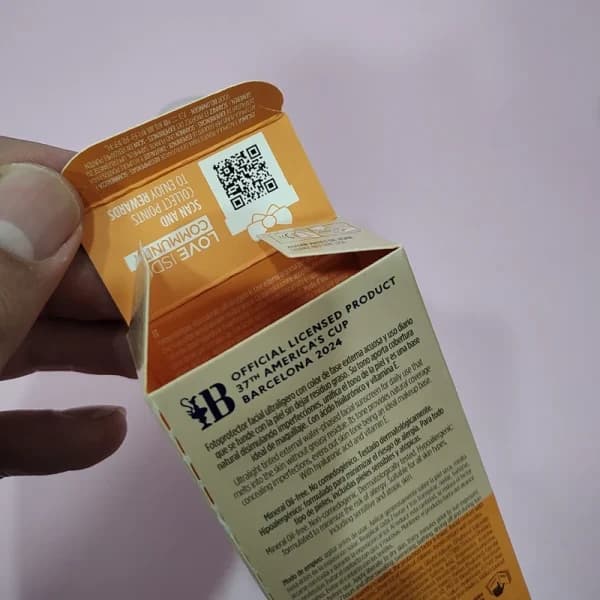 ضد آفتاب فیوژن واتر مجیک رنگی لایت SPF50 — تصویر ۷
