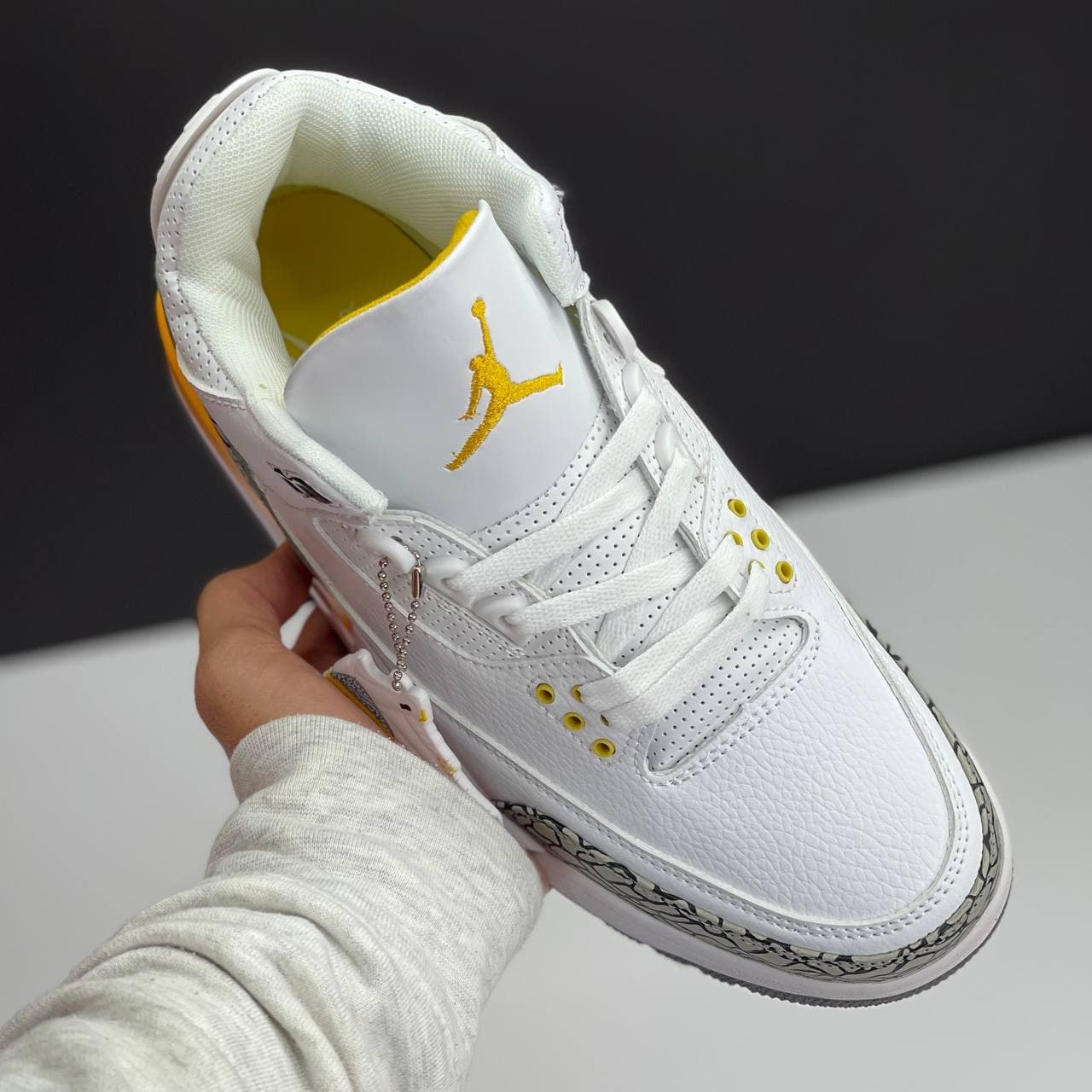 نایک ایر جردن سه سفید زرد NIKE AIR JORDAN 3 RETRO LASER ORANGE — تصویر ۲