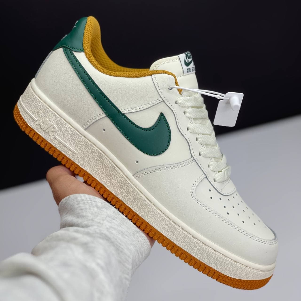 نایک ایرفورس وان کرم سبز NIKE AIR FORCE 1 — تصویر ۵