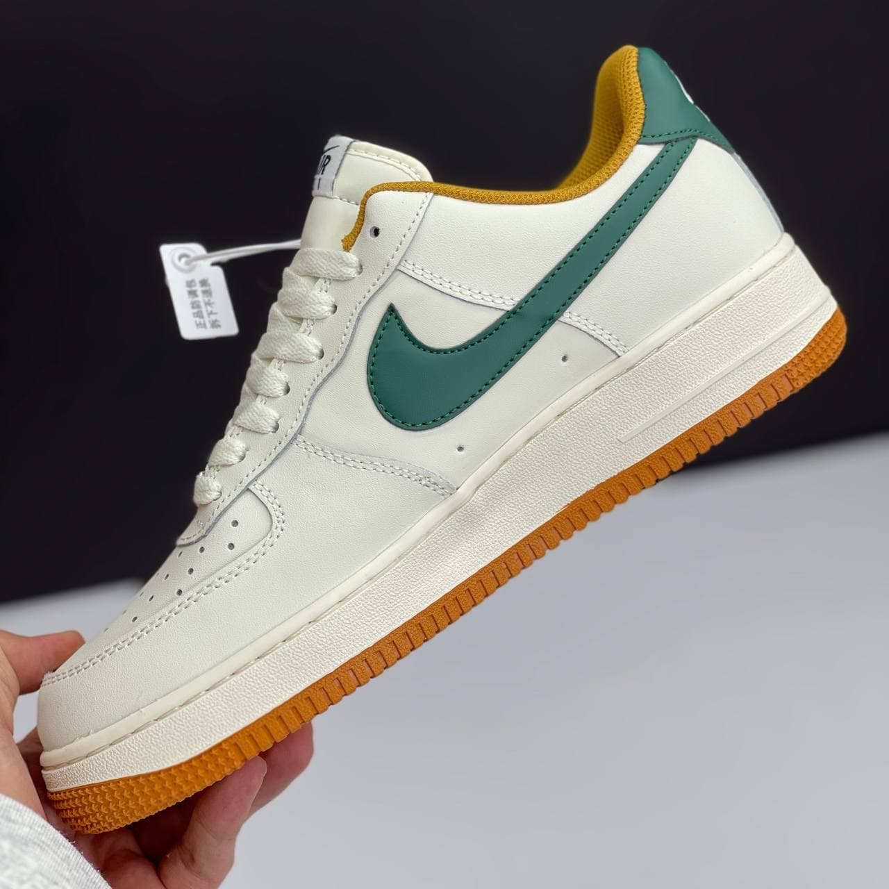 نایک ایرفورس وان کرم سبز NIKE AIR FORCE 1 — تصویر ۷