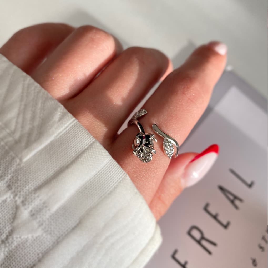 انگشتر گل رز نقره ای نگینی ظریف فری سایز