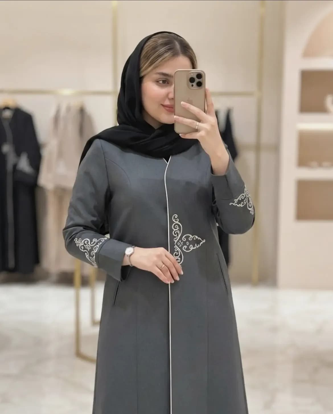 مانتو شلوار اداری گلدوزی سلما 💫 — تصویر ۴