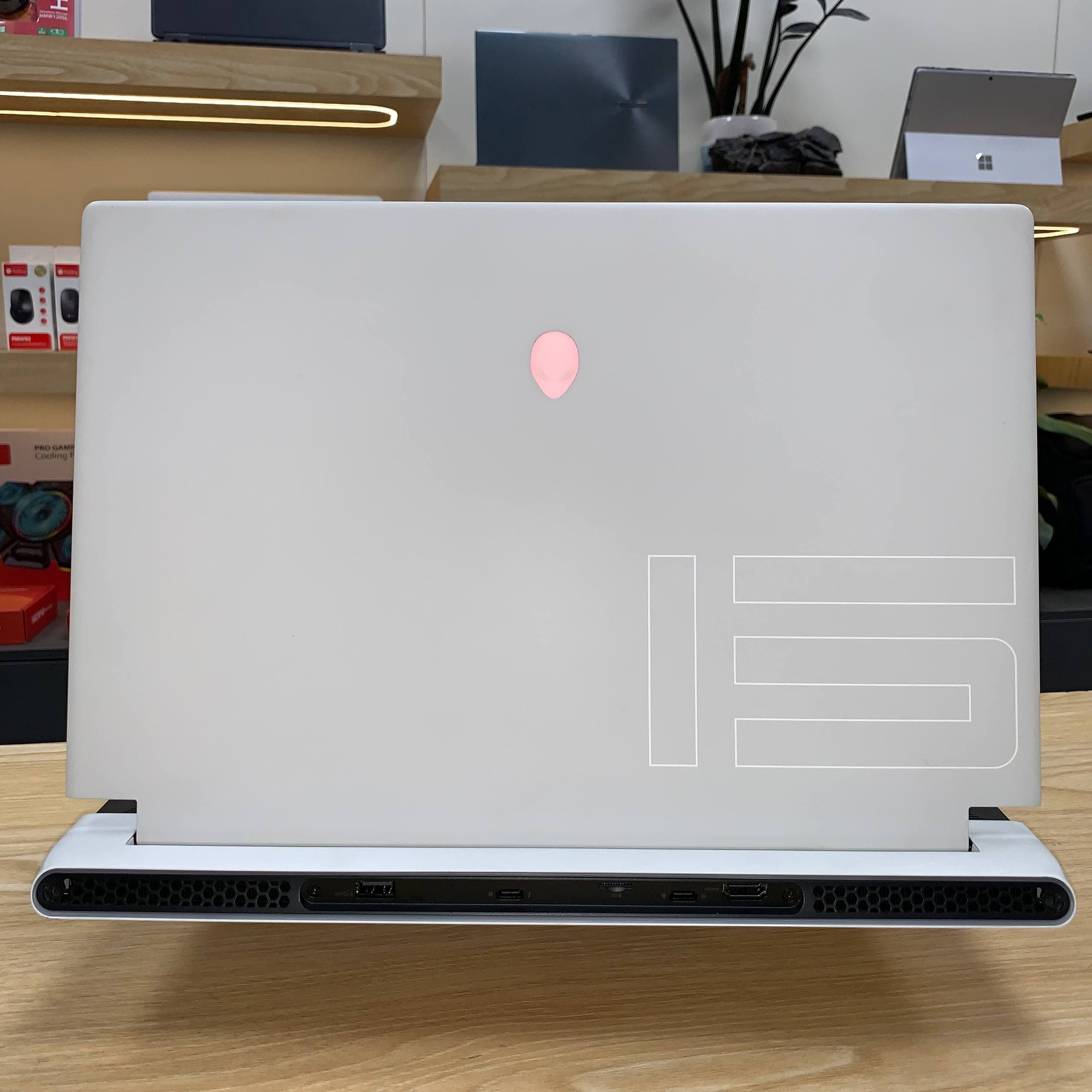 لپ تاپ دل مدل Dell Alienware x15 r1 CI9 11900H 32GB 1000SSD — تصویر ۷