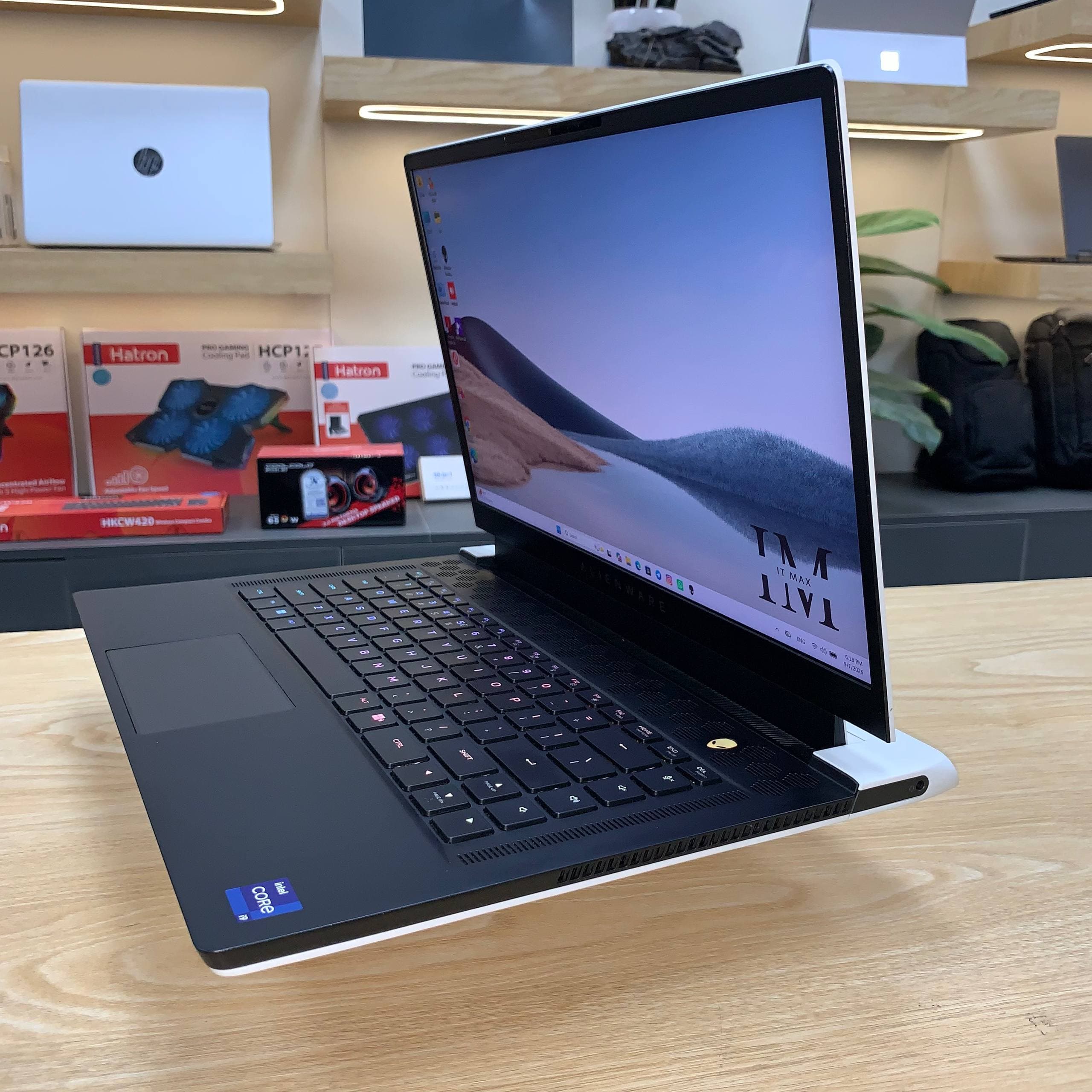لپ تاپ دل مدل Dell Alienware x15 r1 CI9 11900H 32GB 1000SSD — تصویر ۴