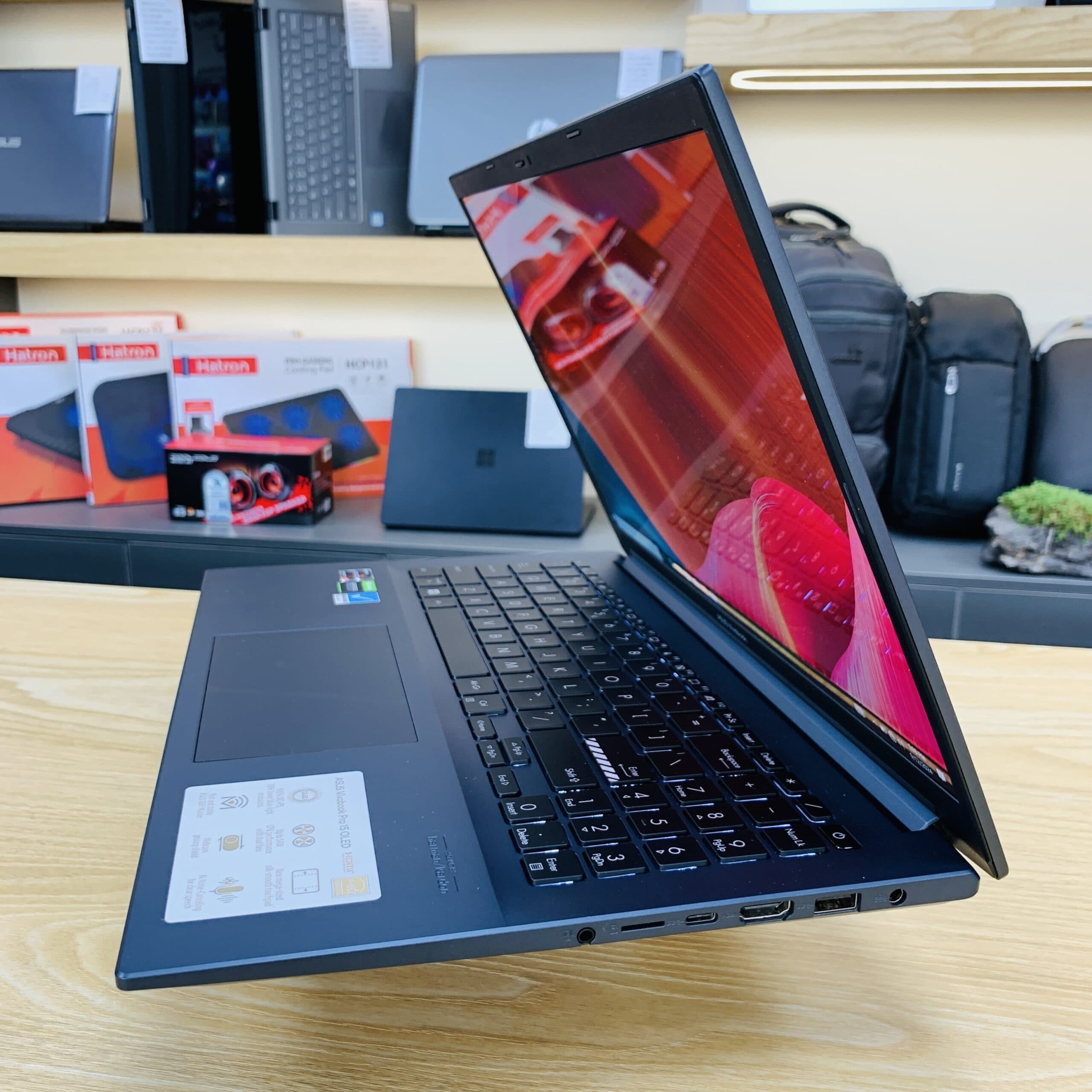 لپ تاپ ایسوس مدل Asus Vivobook Pro 15 OLED AMD Ryzen 9 5900HX 16GB 1000SSD — تصویر ۷
