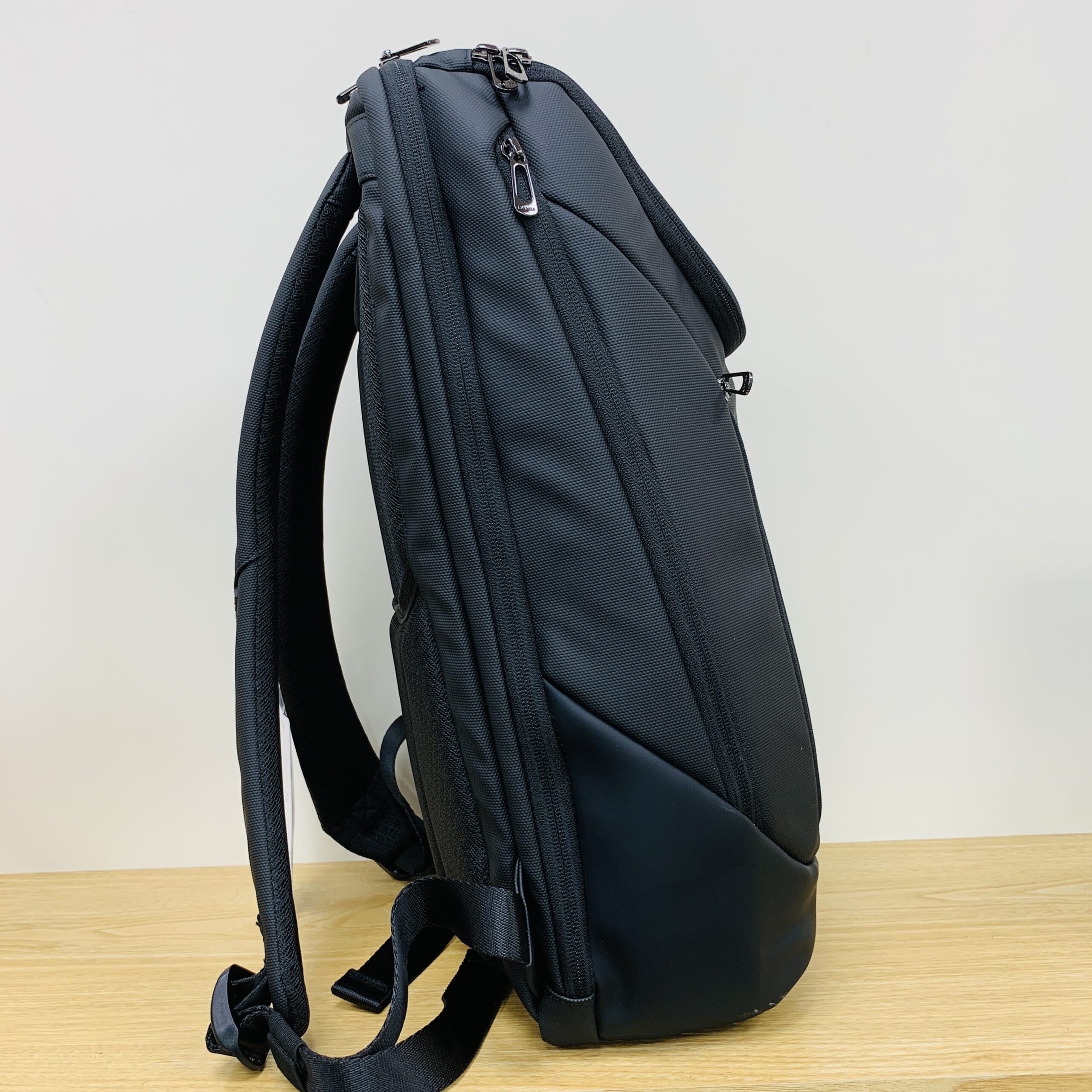کوله پشتی لپ تاپ بنج مدل Bange Backpack 2517 — تصویر ۳