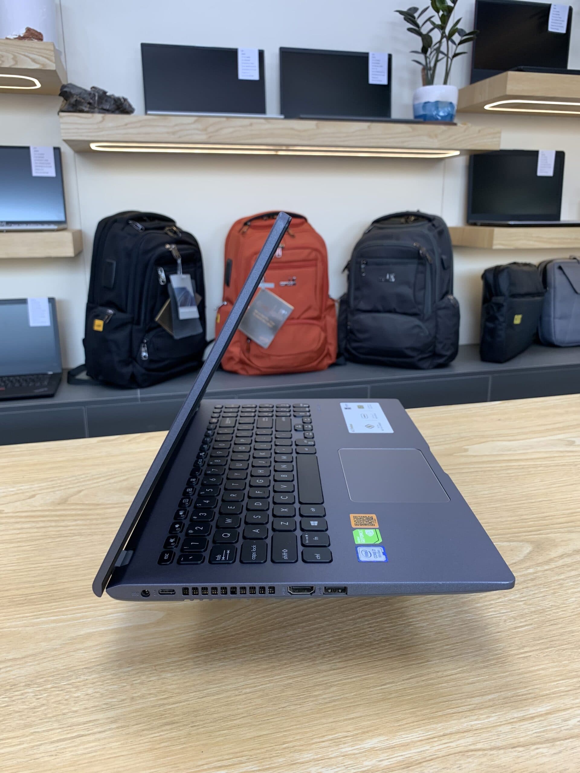 لپ تاپ ایسوس مدل Asus VivoBook FL8700FJ CI7 8565U 8G 512SSD — تصویر ۲