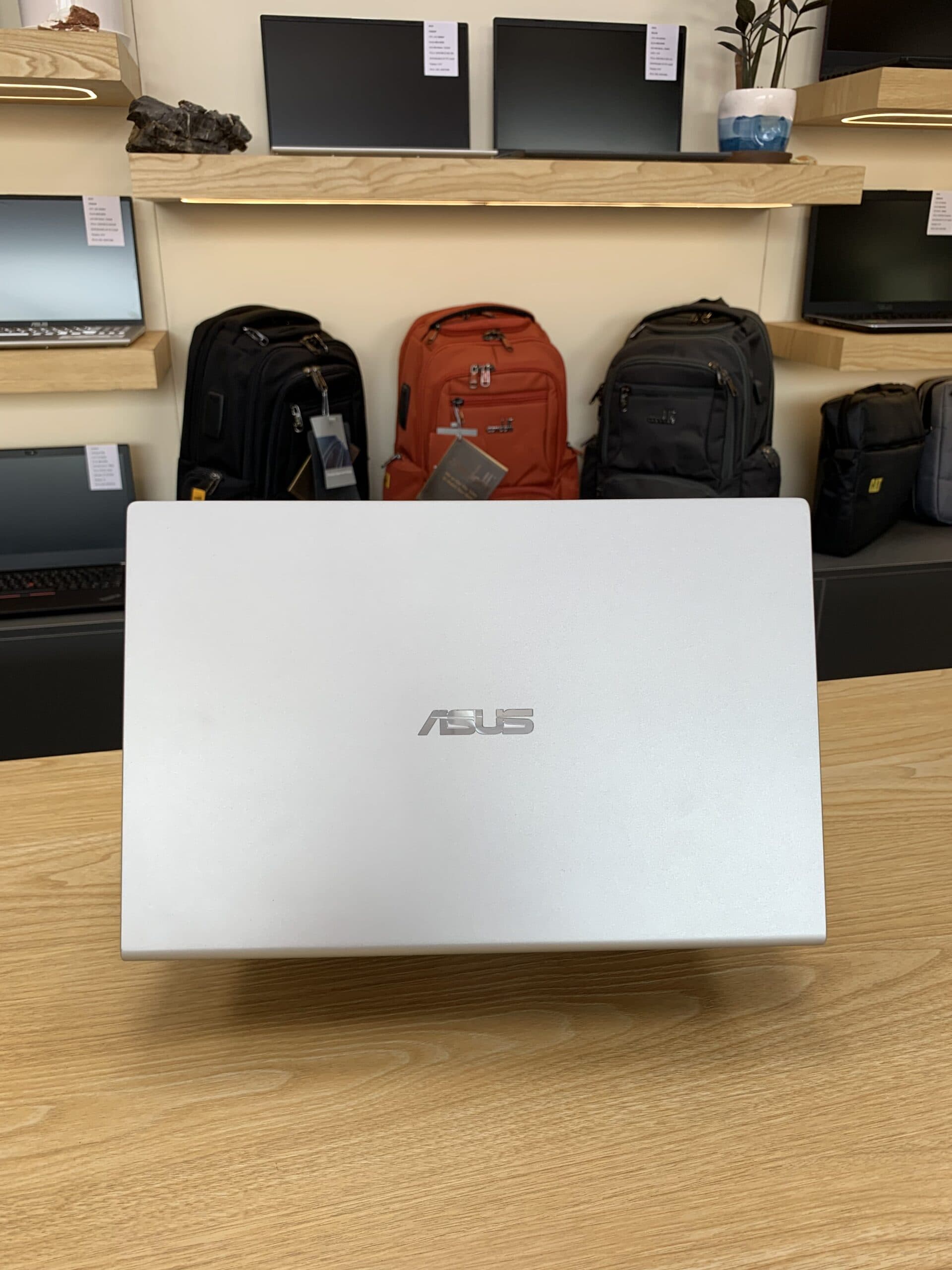 لپ تاپ ایسوس مدل Asus VivoBook FL8700FJ CI7 8565U 8G 512SSD — تصویر ۷