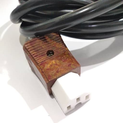 کابل پاور 2 متری ماینر سوکت C13