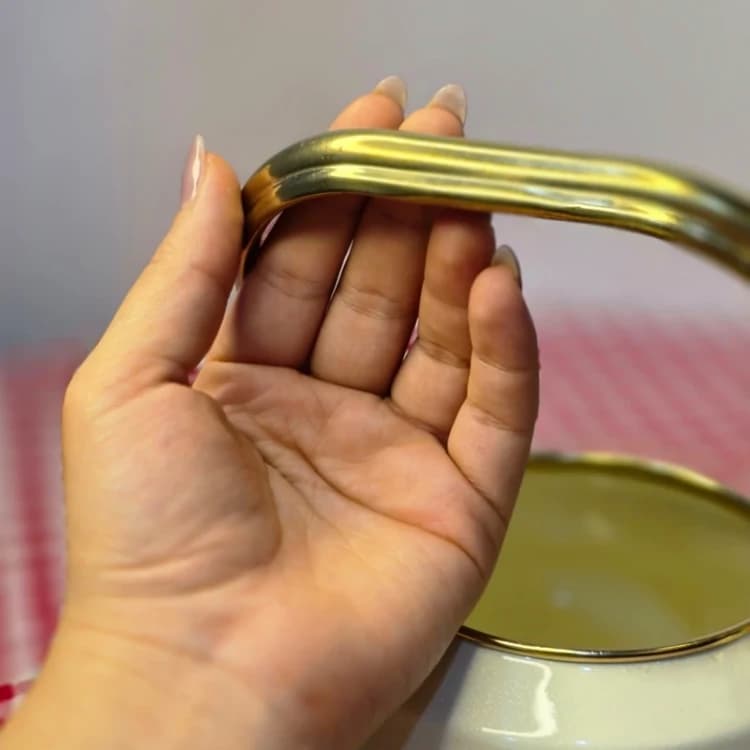 کتری لعابی دسته طلایی طرح کلاسیک 2لیتری — تصویر ۲