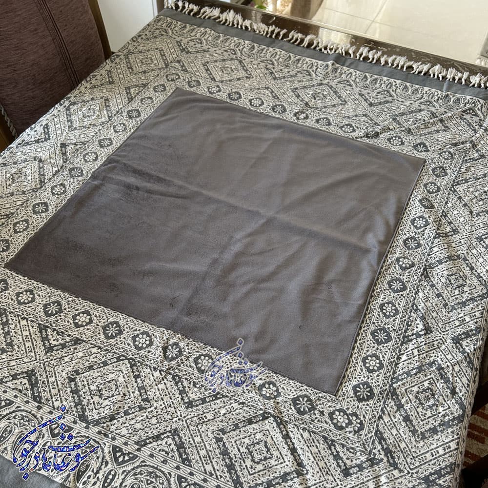 رومیزی قلمکار مخمل تک رنگ 4 نفره — تصویر ۹