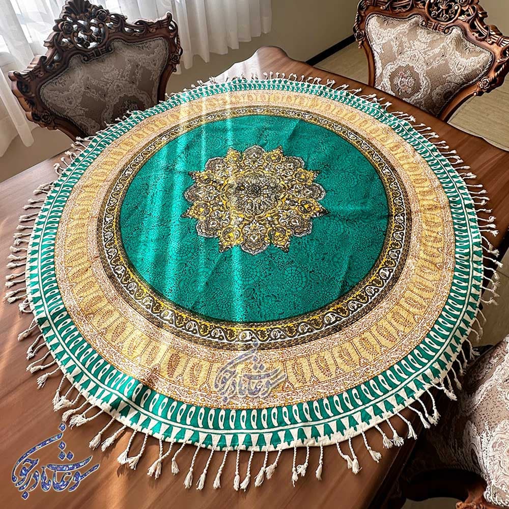 رومیزی قلمکار گرد صادراتی طرح نیلوفری — تصویر ۴