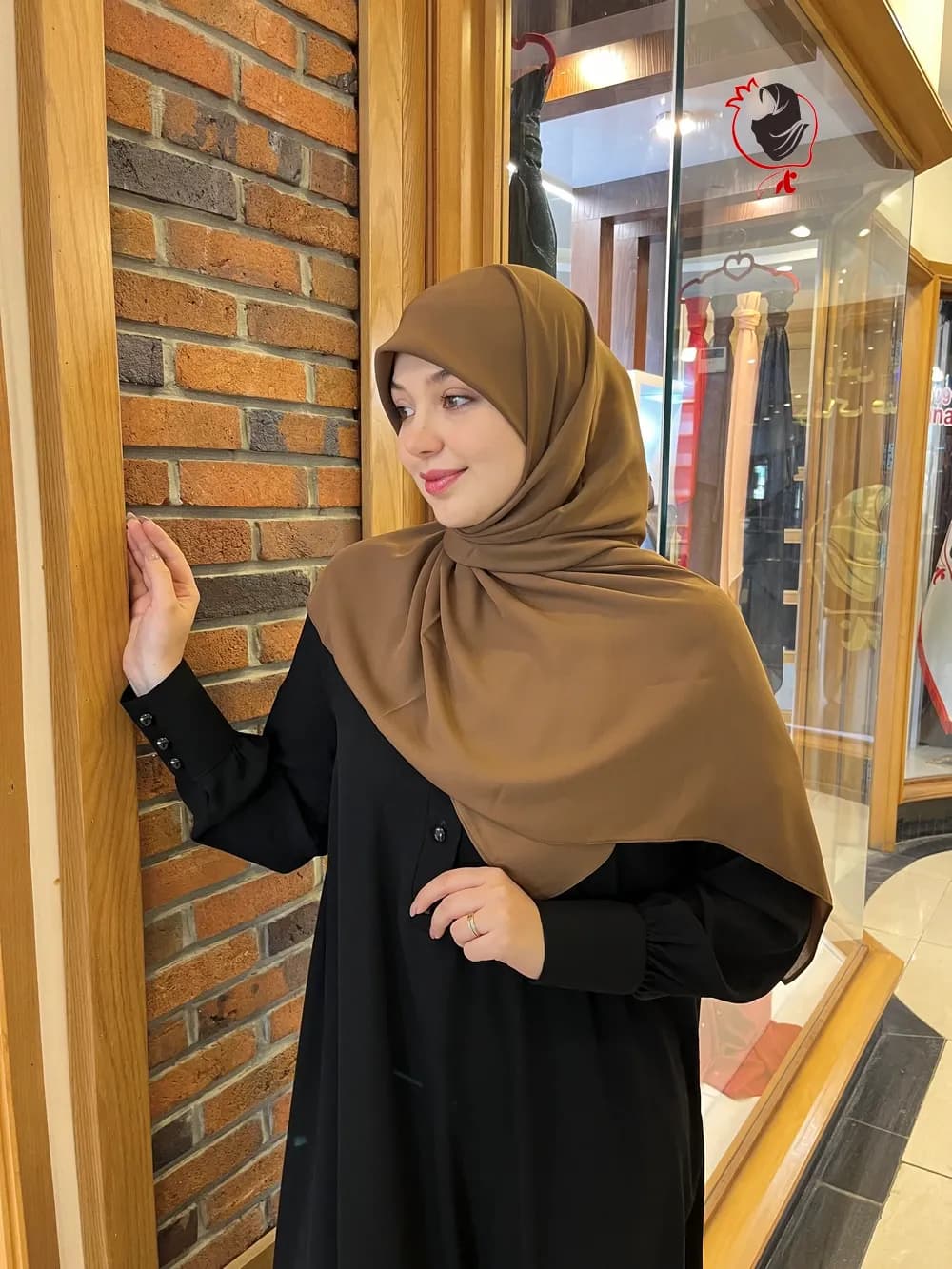 روسری حریرکرپ کشدار / بدون کش شکلاتی — تصویر ۳
