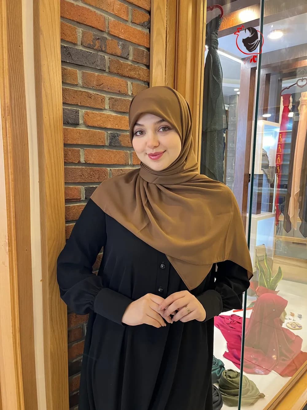 روسری حریرکرپ کشدار / بدون کش شکلاتی — تصویر ۲