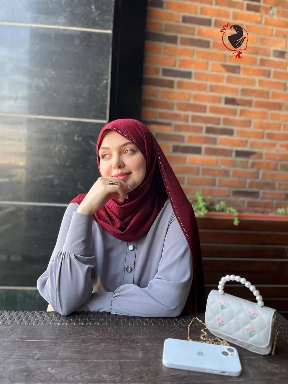 شال کشی نگیندار زرشکی — تصویر ۲