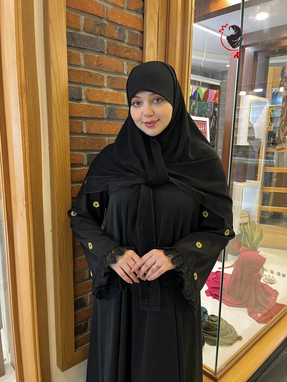 روسری مشکی مجلسی دانتل ستاره درشت