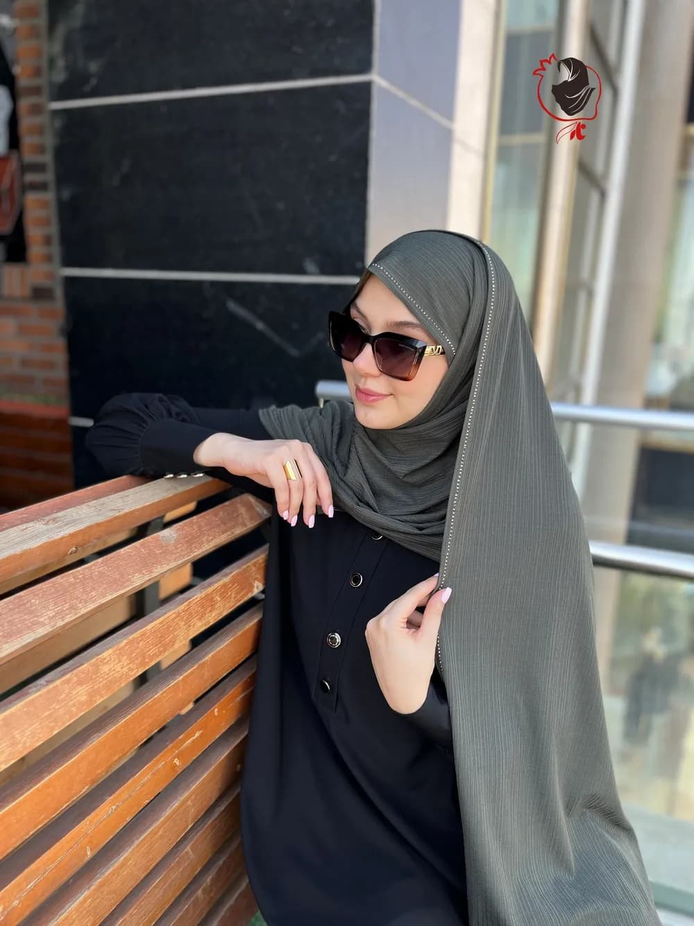 شال کشی نگیندار سبز ارتشی سیر — تصویر ۳