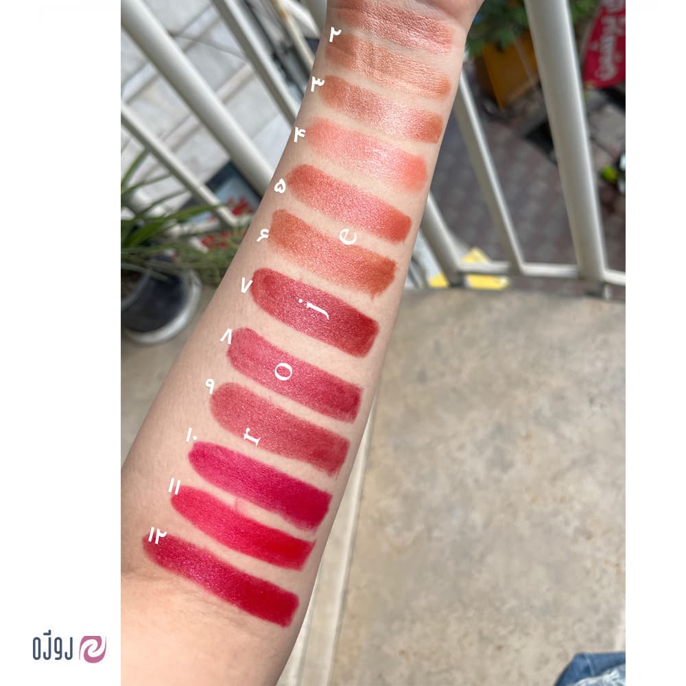 رژ لب جامد حجم دهنده شاین دار اکلیلی دیویو Divio Makeup Lipstick — تصویر ۲