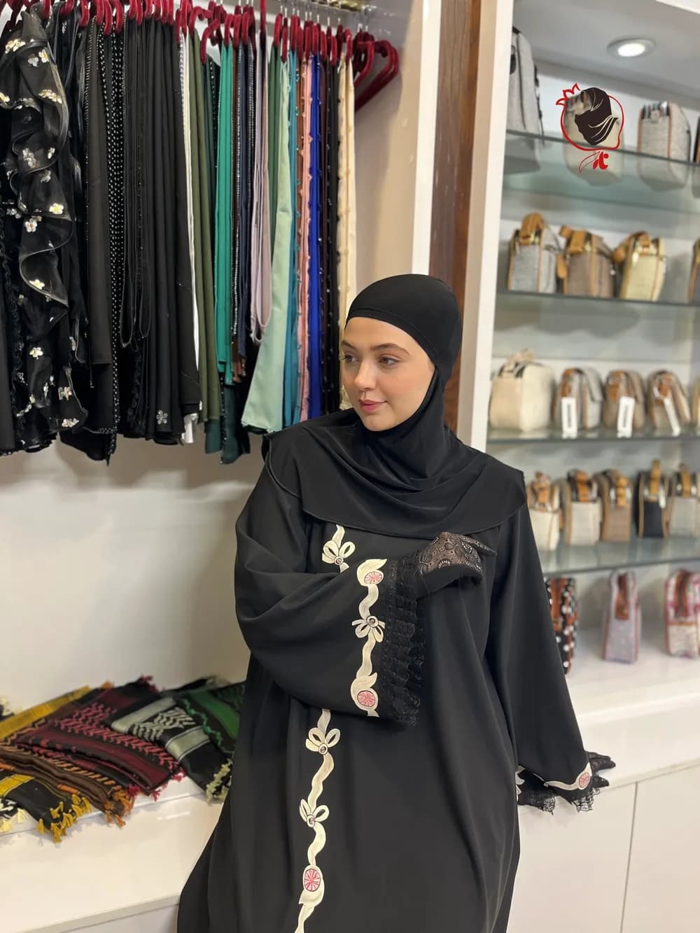 مقنعه حجاب زیر شالی مشکی — تصویر ۲