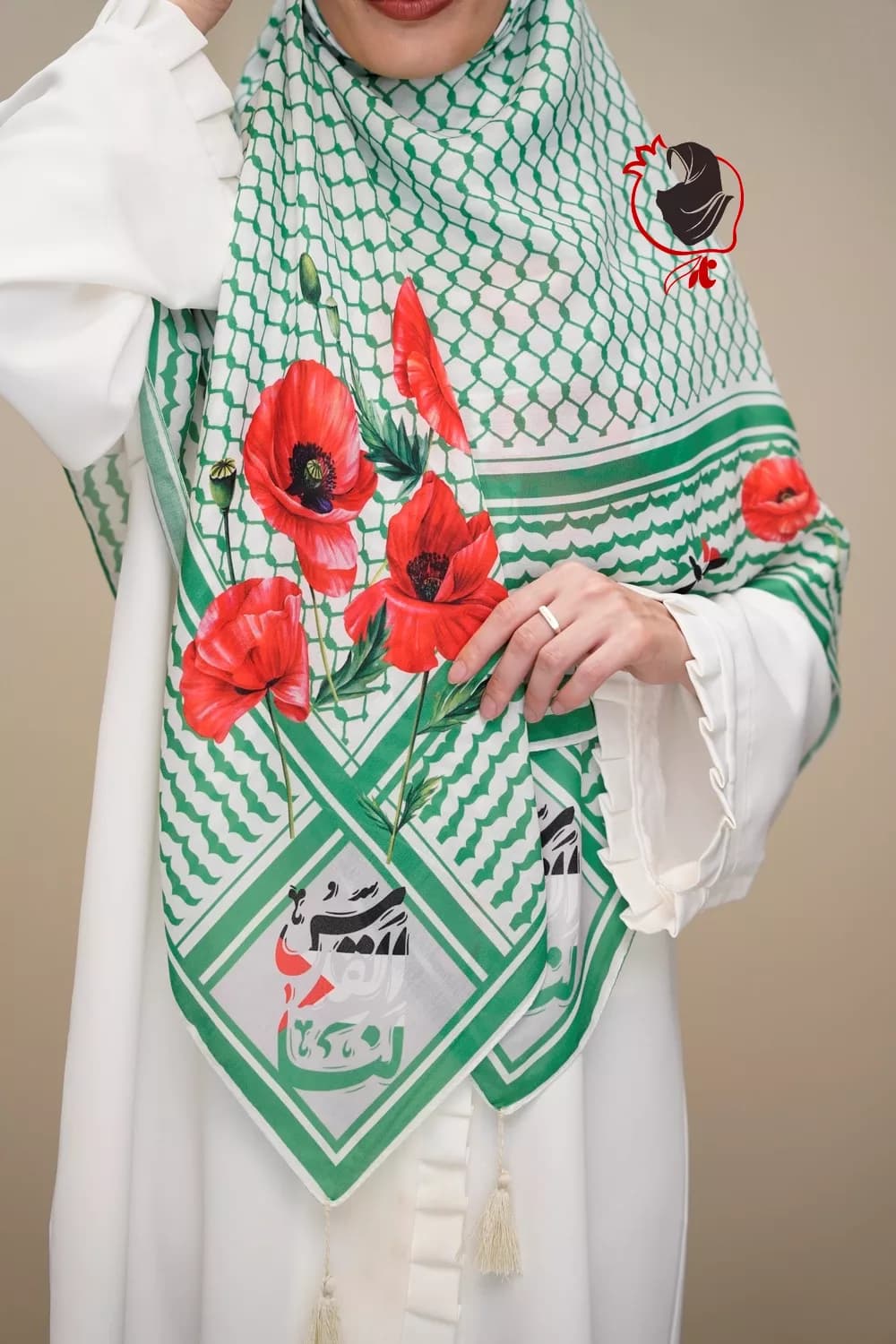 روسری نخ ابریشم طرج چفیه سبز — تصویر ۳