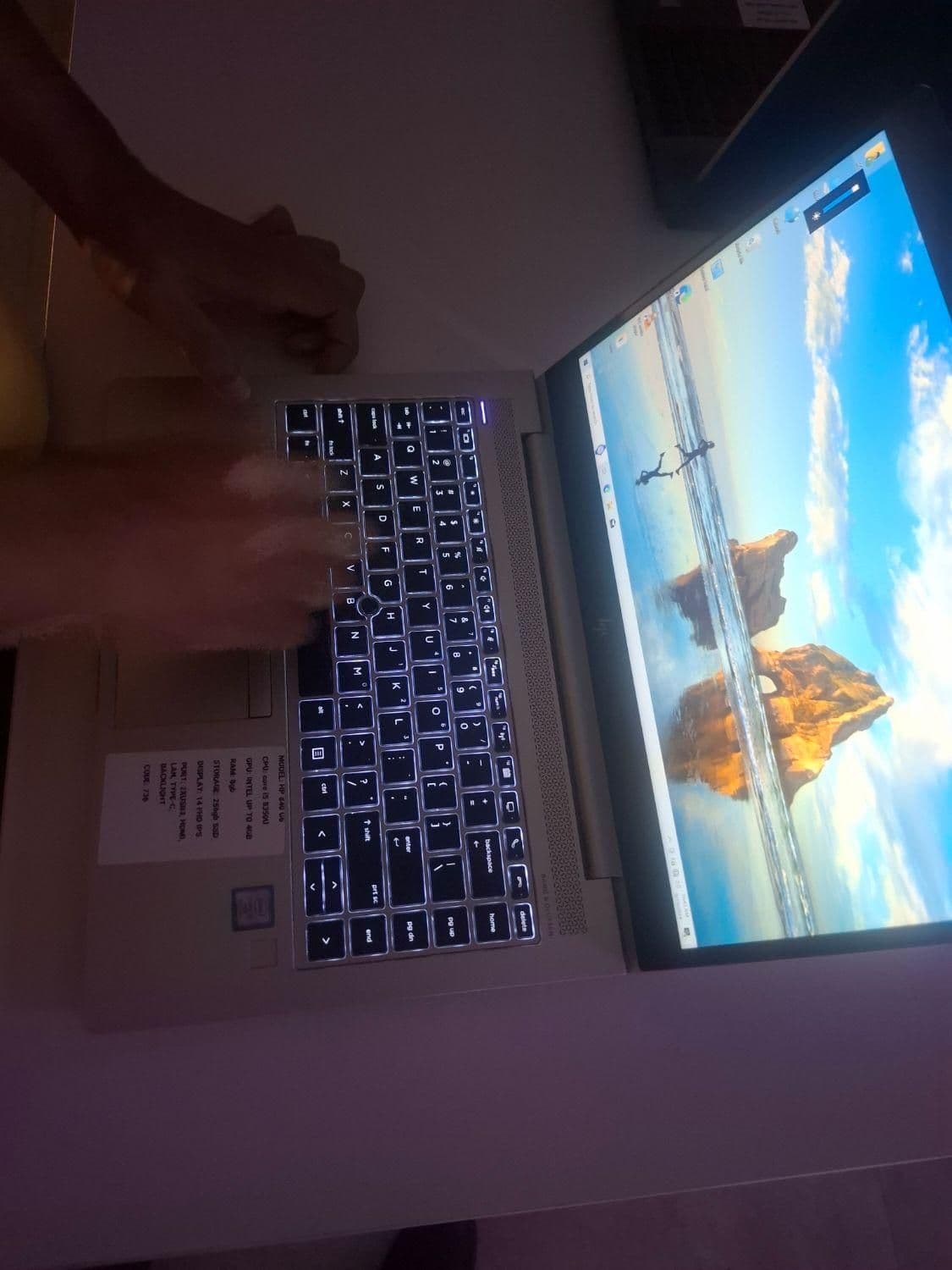 لپ تاپ استوک اچ پی Elitebook 840 G6 | 8GB RAM | 256GB SSD | i5 — تصویر ۵